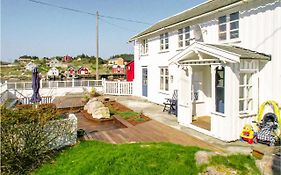 Holiday home Averøy Evastua, Sveggesundet